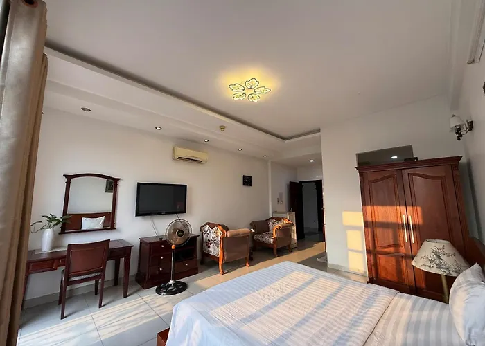 Hoa Phat Hotel & Apartment